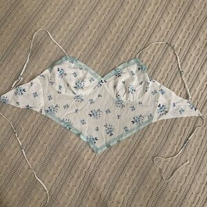 Women’s backless bandana style crop top